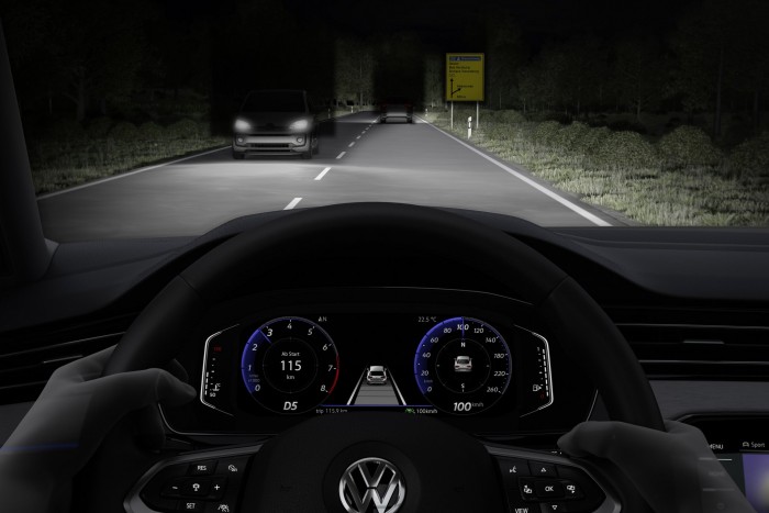 Már nem kell fogni az új Passat kormányát 7