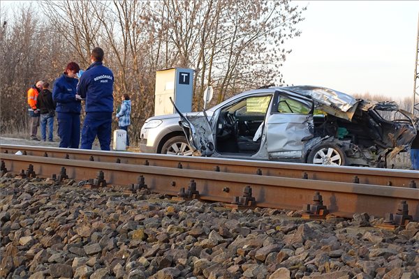 Fotókon a Kisteleknél történt halálos vonatbaleset 1