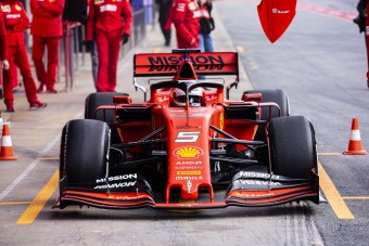 F1: Ütősen mutatkozott be az új Ferrari