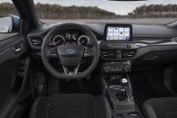 Megérkezett az új generációs Ford Focus ST 24