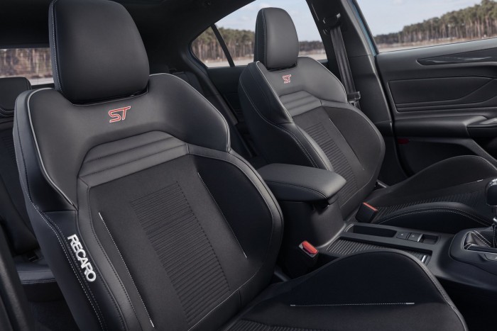 Megérkezett az új generációs Ford Focus ST 7