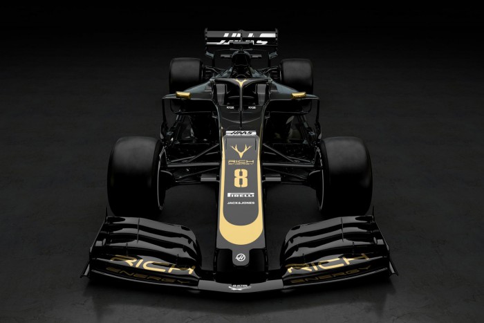 Fekete lett az első 2019-es Forma-1-es autó 2 | Vezess Fekete lett az első 2019-es Forma-1-es autó 2