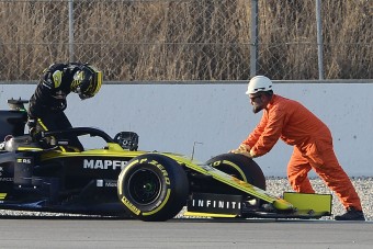 F1: A Renault csúcsot futott, majd lerobbant