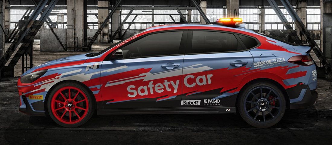 A Hyundai sportszedánja vigyáz a motorosok biztonságára