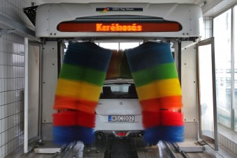 Eszelős pénzt kaszálnak a pesti autómosók melósai