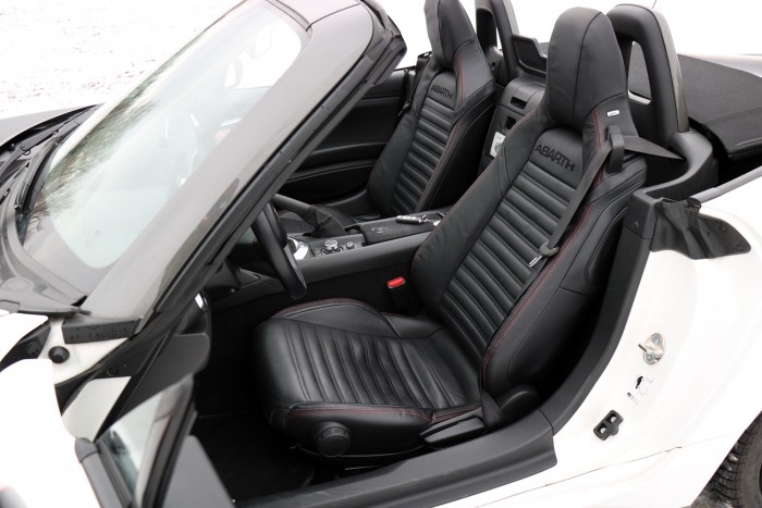 Abarth 124 Spider – Törvényen kívüli 76 Abarth 124 Spider – Törvényen kívüli 76