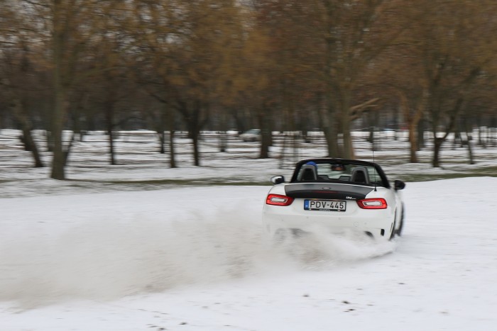 Abarth 124 Spider – Törvényen kívüli 74 Abarth 124 Spider – Törvényen kívüli 74