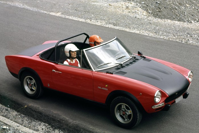 Abarth 124 Spider – Törvényen kívüli 71 Abarth 124 Spider – Törvényen kívüli 71