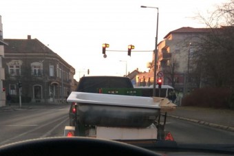 Kád csattant a nyílt utcára Szombathelyen