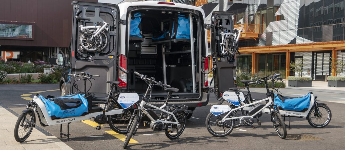 Újfajta csomagszállítási rendszeren dolgozik a Ford