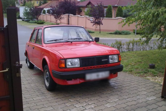 Gyönyörű öreg Škoda eladó, kevés kilométerrel, emberi összegért