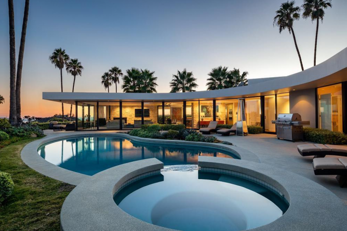 1,26 milliárdért eladó Elon Musk kellemes kis kéglije