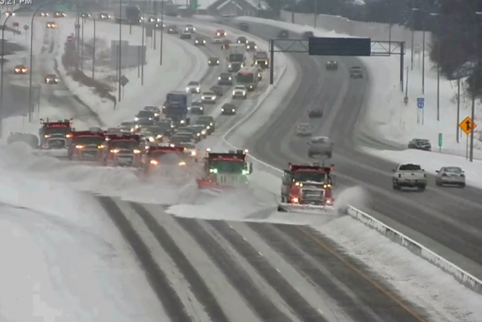 Ahogy ezek a hókotrók dolgoznak, az már művészet