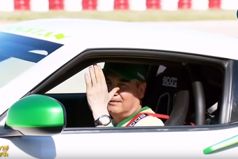 A diktátori teendőket drifteléssel szakította meg a türkmén vezér