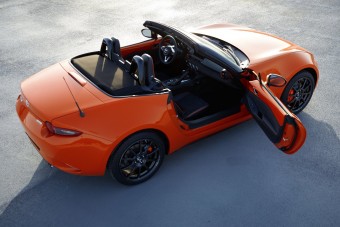 Jubileumi különkiadás a 30 éves Mazda MX-5-ből