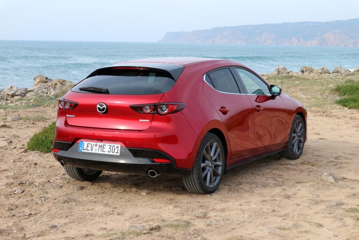 Új Mazda3: vagy izgalmas, vagy családi 10