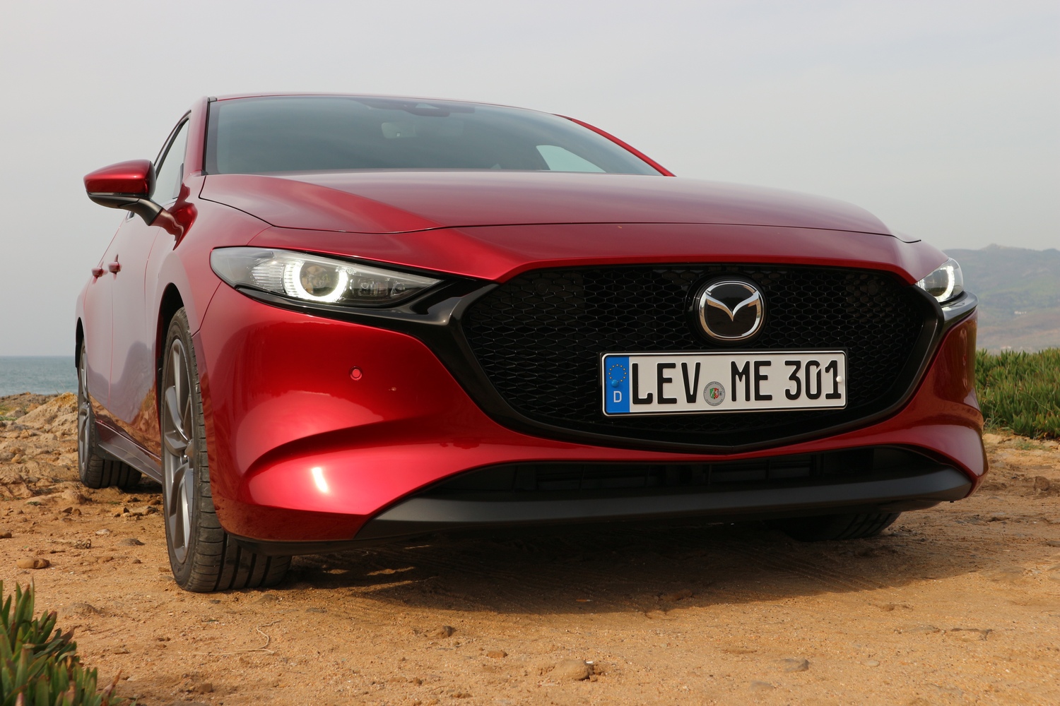 Új Mazda3: vagy izgalmas, vagy családi 9