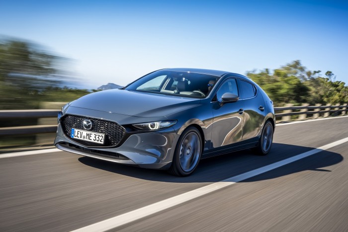 Új Mazda3: vagy izgalmas, vagy családi 3