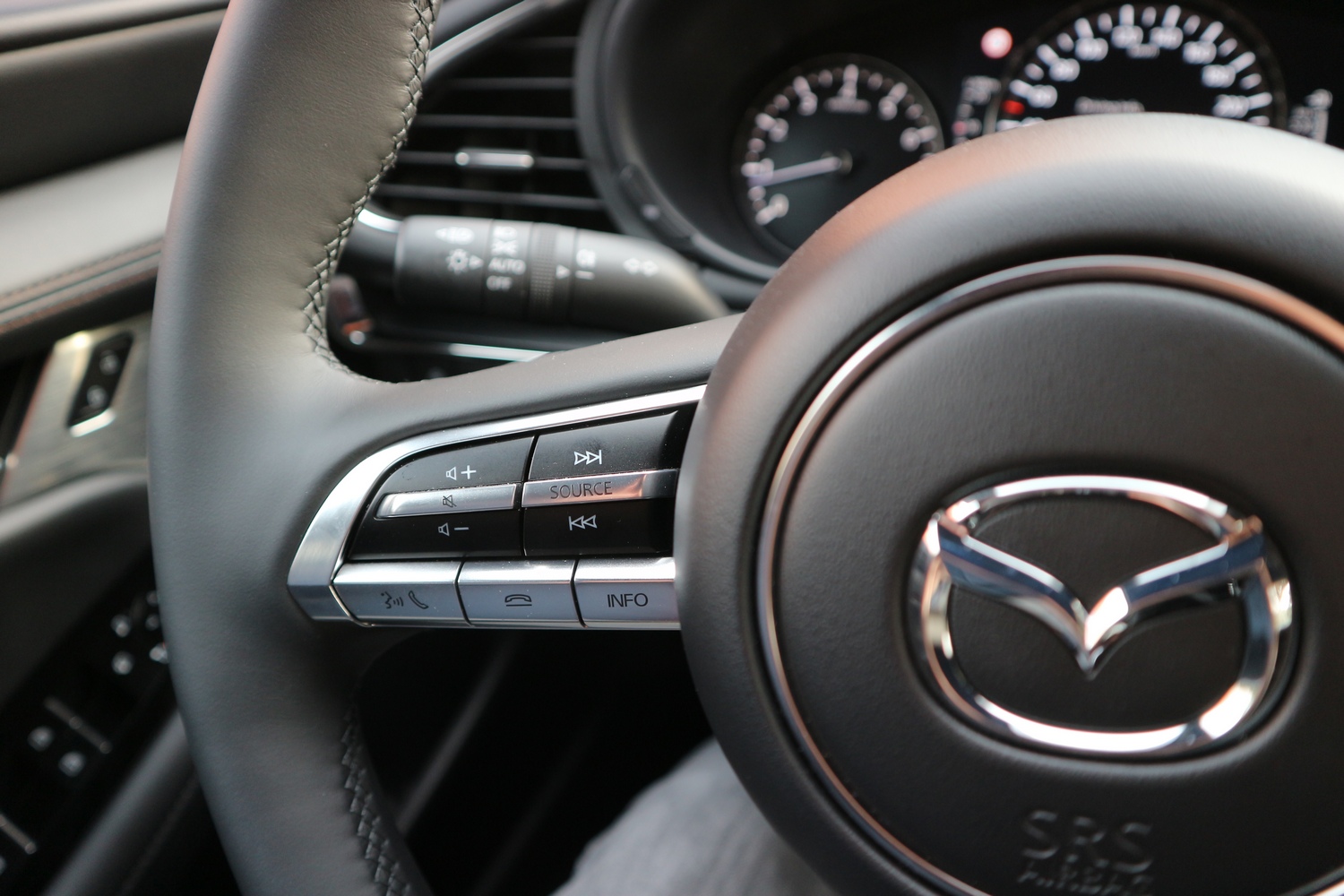 Új Mazda3: vagy izgalmas, vagy családi 27