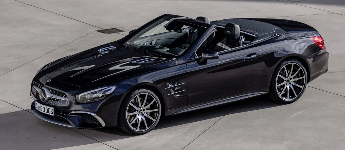 Szmokingba bújt a Mercedes luxusroadstere