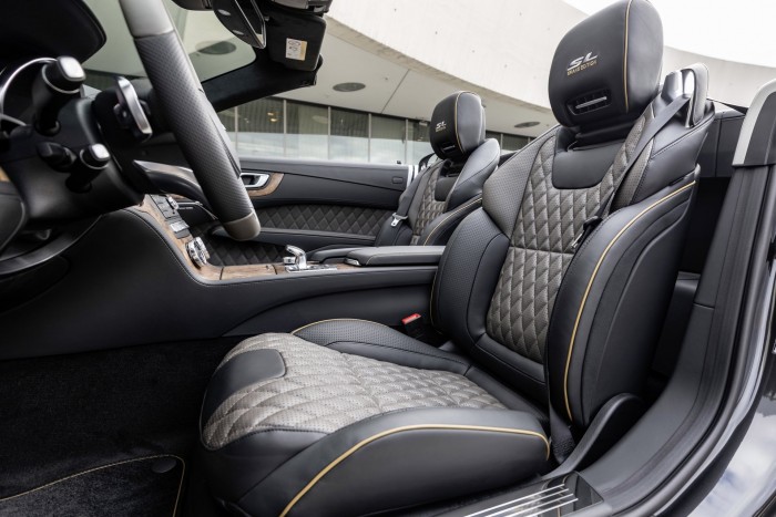 Szmokingba bújt a Mercedes luxusroadstere 3 Szmokingba bújt a Mercedes luxusroadstere 3