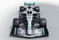 F1: Megérkezett Hamilton idei Mercedese 13