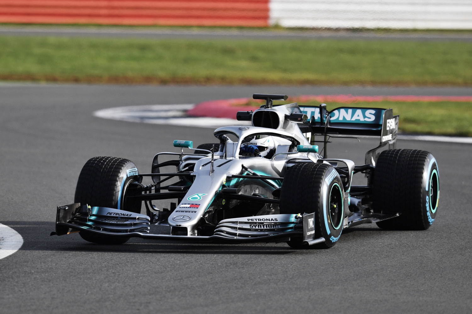 F1: Megérkezett Hamilton idei Mercedese 8