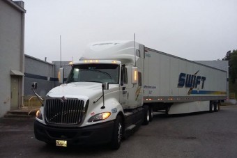 Kétezer forintért tette le a jogsit, most Amerikában kamionsofőr