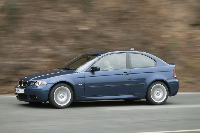 Sírjunk együtt: eltűnik a BMW hátsókerekes kompaktja 2