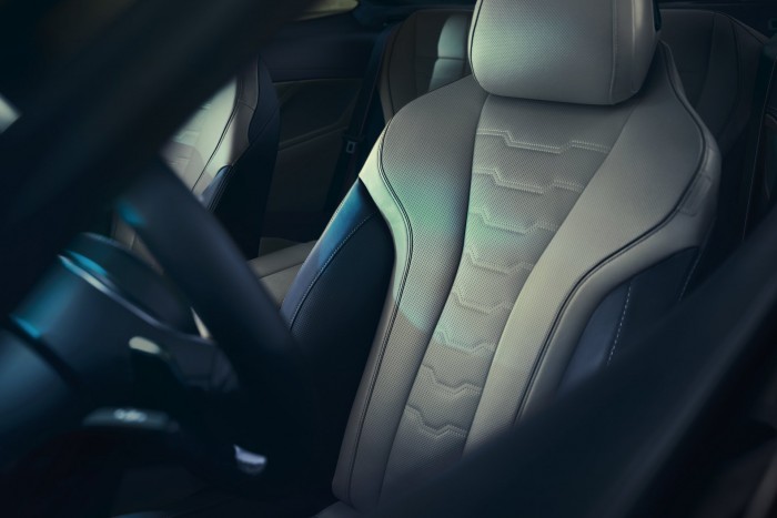 Limitált szériával erősít a BMW csúcskupéja 5 Limitált szériával erősít a BMW csúcskupéja 5