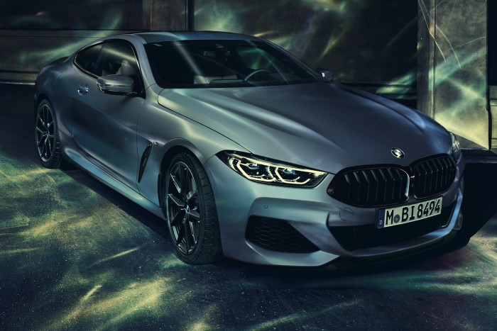 Limitált szériával erősít a BMW csúcskupéja