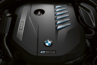 Erősebb, takarékosabb a BMW 7 konnektoros hibrid 2