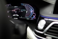 Erősebb, takarékosabb a BMW 7 konnektoros hibrid 20