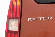 Peugeot Rifter – a család spórolós barátja 54