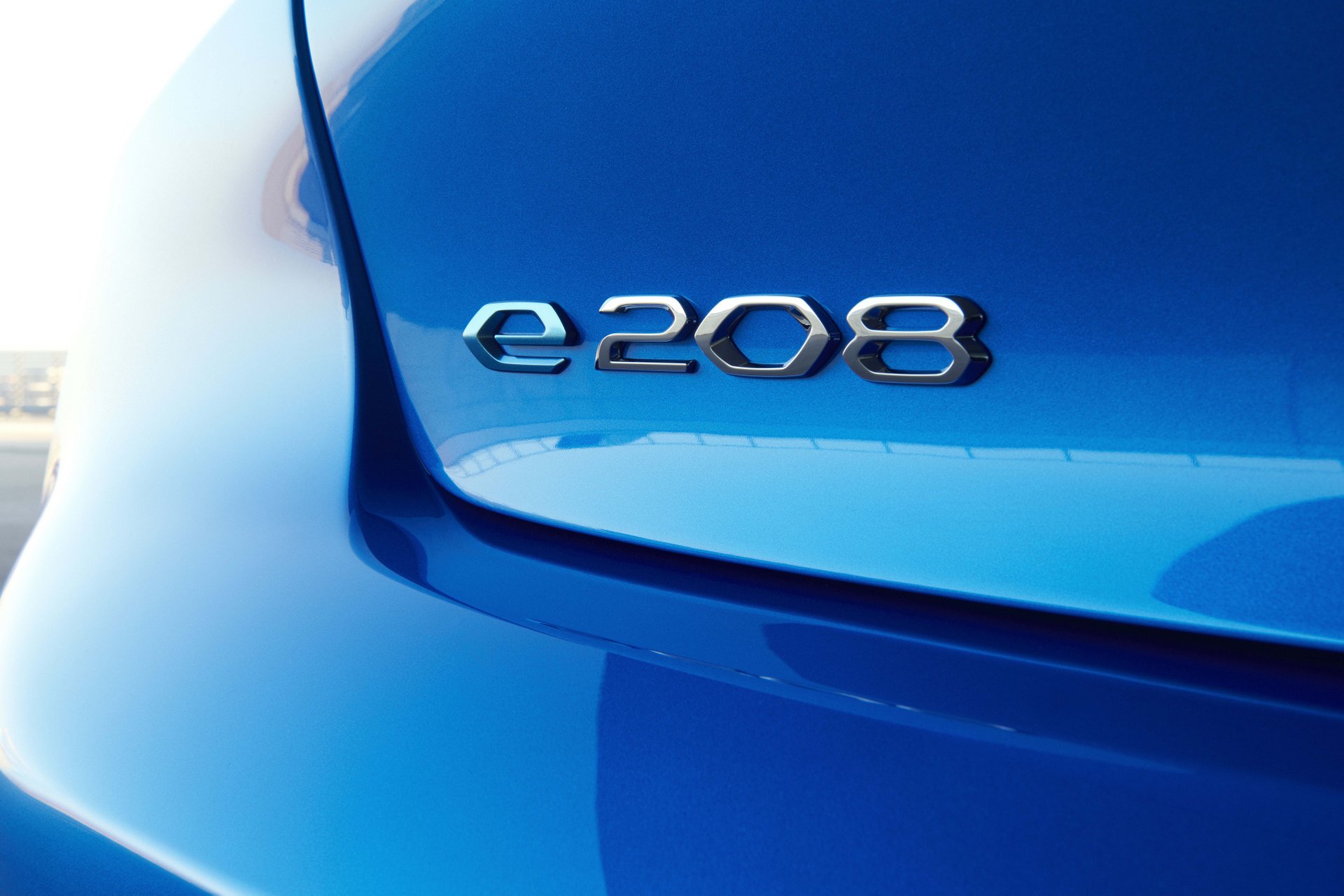 Villanymotorral is kapható lesz a Peugeot 208 6