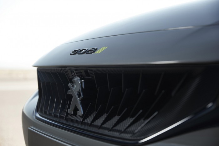 Erősebb, dögösebb a Peugeot hibrid sportszedán-tanulmánya 2