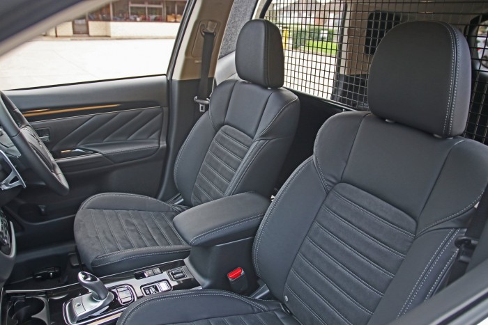 Hibrid furgon a Mitsubishitől 6