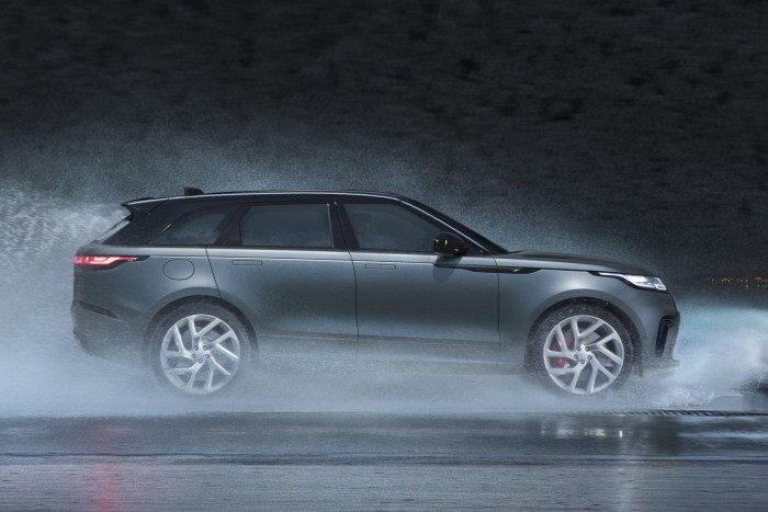 Kényelmesebb is, erősebb is a legújabb Range Rover 8 | Vezess Kényelmesebb is, erősebb is a legújabb Range Rover 8
