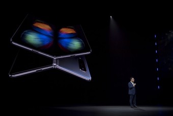 Tényleg visszatérnek a hajtogatós telefonok?