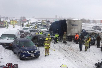 Brutális tömegbaleset, 131 autó karambolozott