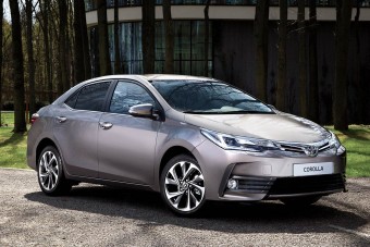 Limitált olcsó autóként él tovább a régi Corolla