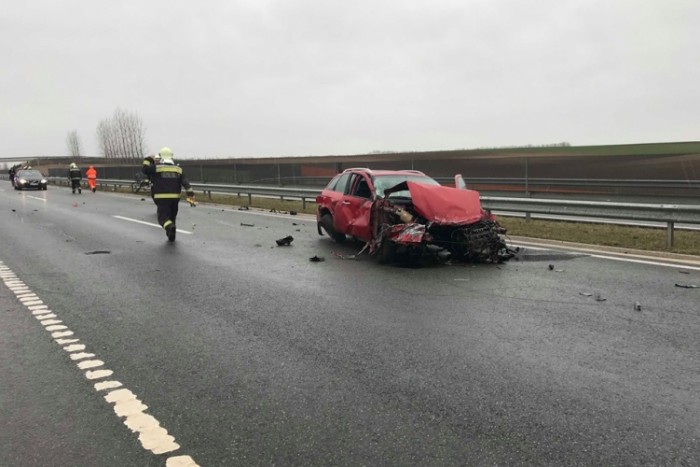 Baleset az M6-os autópályán, ketten megsérültek