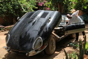 Túlélte a mindennapi használatot Afrikában ez a Jaguar