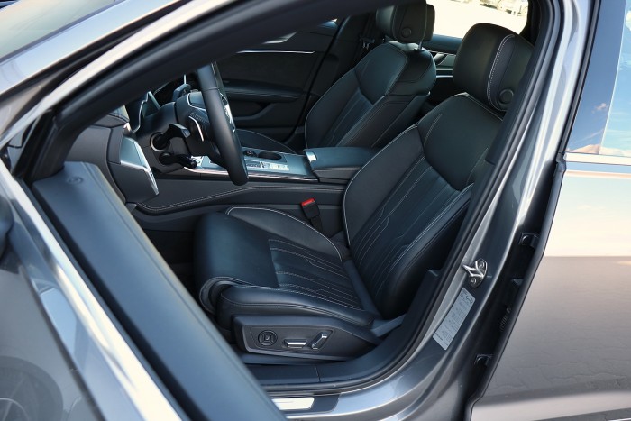 Megállt a Kőbányai üvege a melósok kezében 9