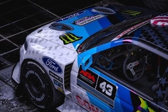 Újra megépítette kiégett autóját Ken Block
