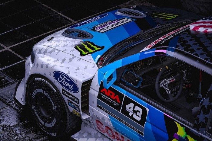 Újra megépítette kiégett autóját Ken Block