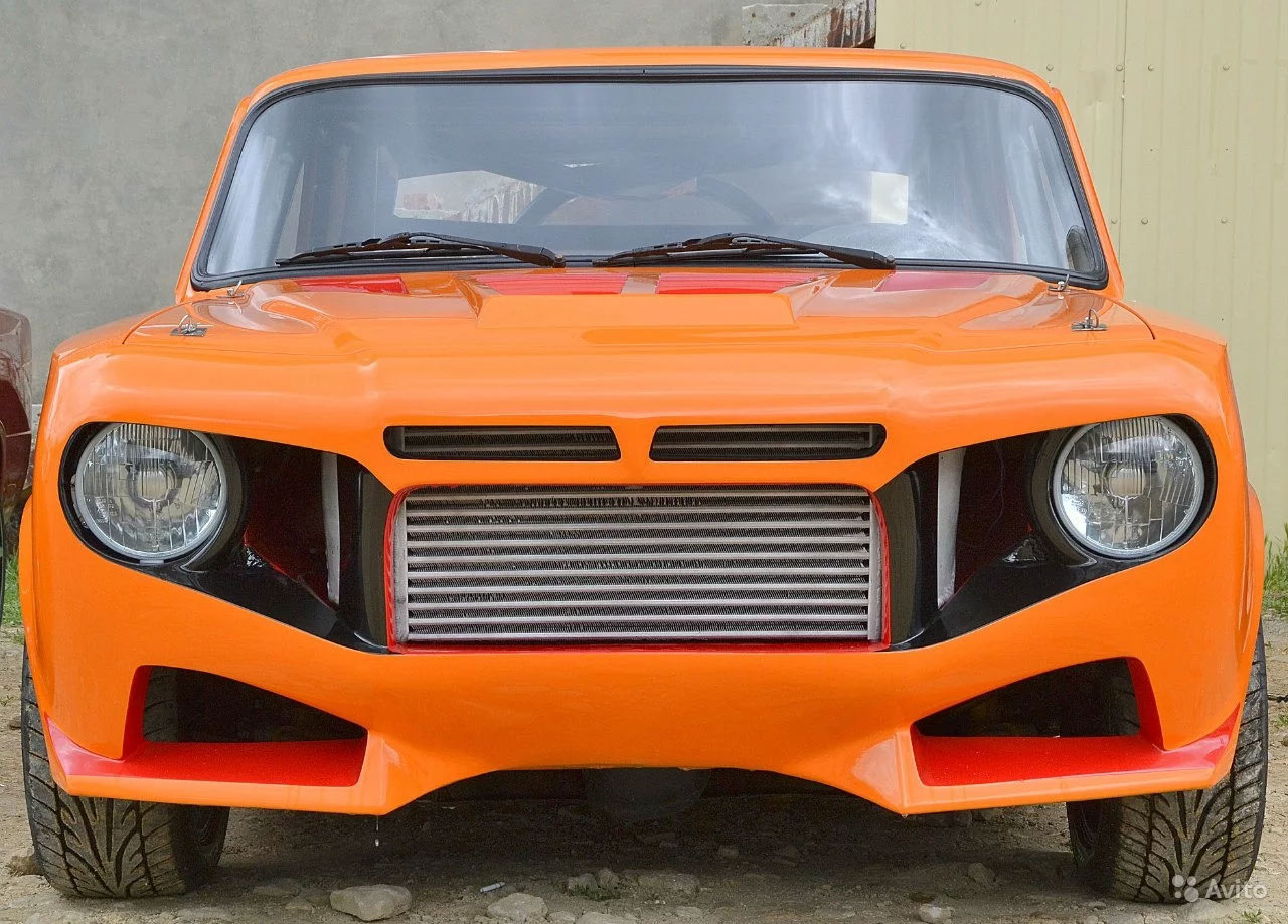 Megérte 3,5 milliót locsolni erre a tuning-Ladára? 3