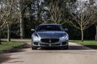 Gördülő szentségtörés ez a dízel, kombi Maserati? 20