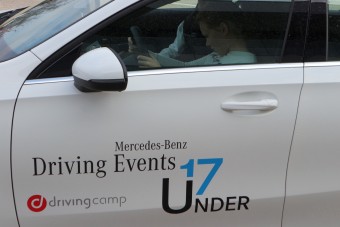 14 évesen, Mercedesen kezdeni vezetni tanulni: így is lehet!