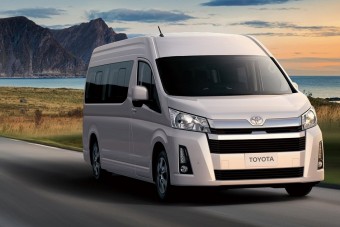 Újra kapható 17 személyes Toyota